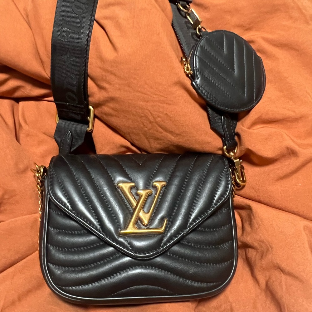 LOUIS VUITTON WAVE MULTI-POCHETTE